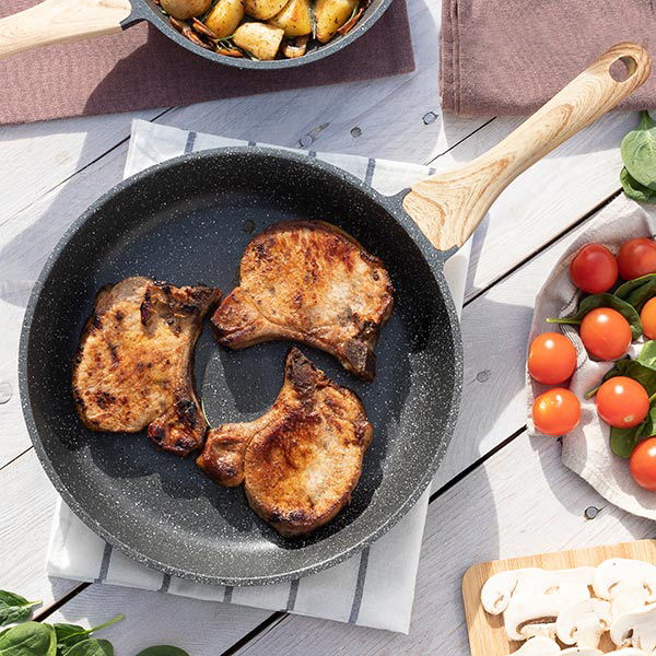 Premiumstekpanna med graniteffekt (28 cm)