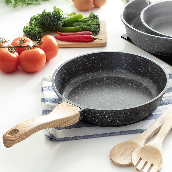 Premiumstekpanna med graniteffekt (24 cm)